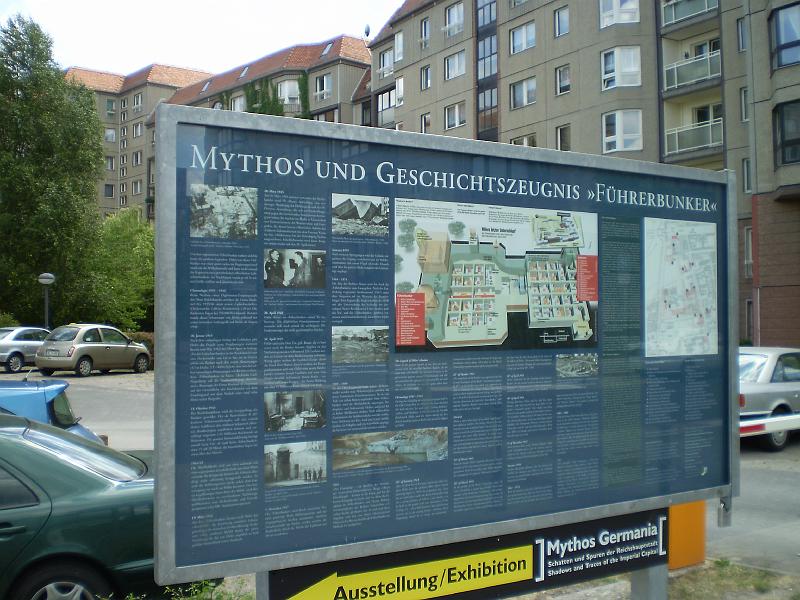 berlin 068.JPG - Führerbunker--Hitler's bunker stood here